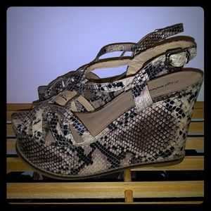 Zigi Soho snake print platform sandal